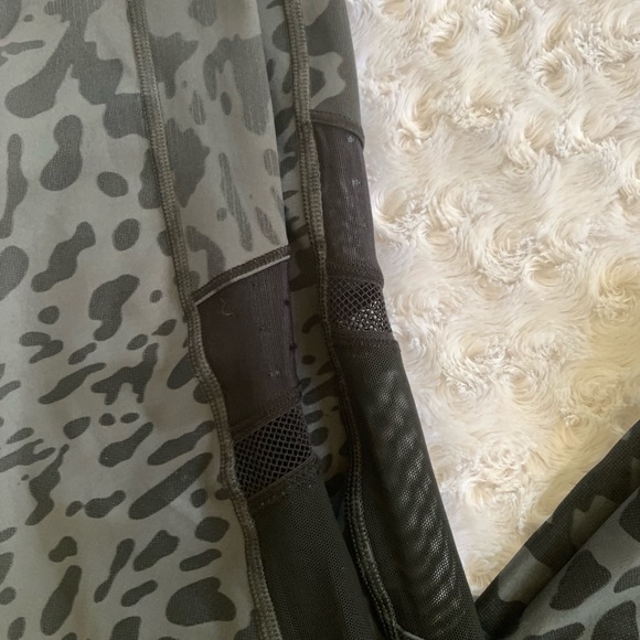 Lululemon leopard print mesh just breathe pant - Picture 6 of 8